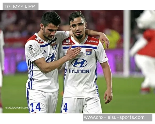 西安足球队奋勇争先展现实力全力冲击新赛季目标与梦想并肩前行 西安足球队奋勇争先展现实力全力冲击新赛季目标与梦想并肩前行